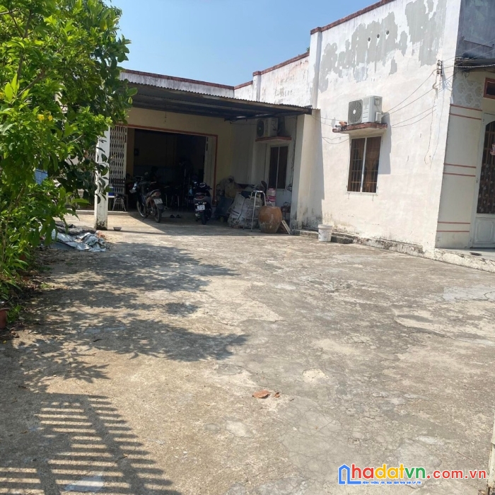 Chính chủ cần bán đất đã có sẵn nhà tổng dt 297m2 có tách riêng cho khách cần