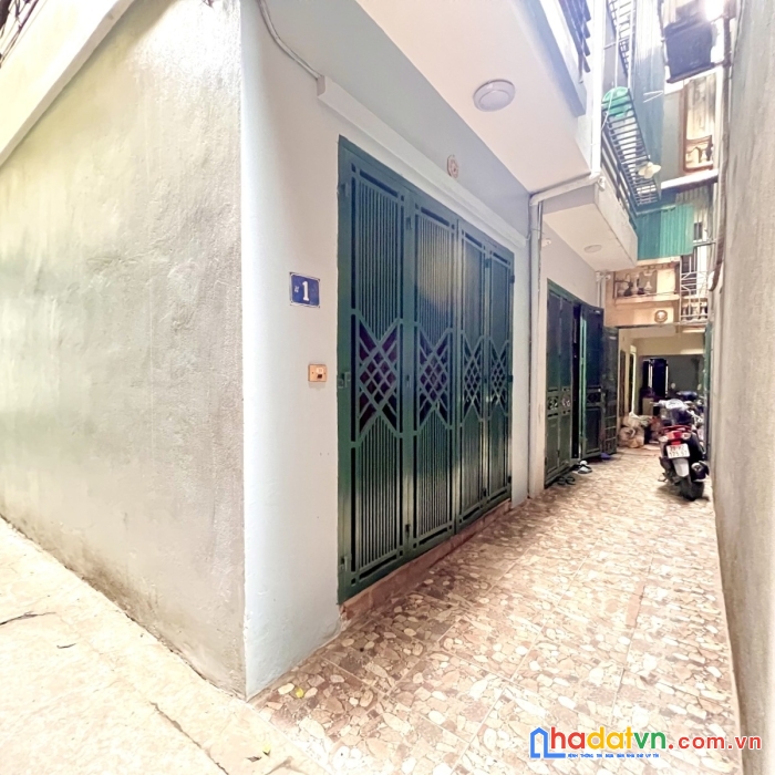 Bán gấp nhà mai động, hoàng mai, 30m, 5t, full nội thất, 3 tỷ.