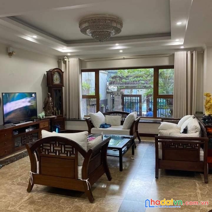 Bán biệt thự mặt phố chính lạc long quân - tây hồ. dt 153m2. mt 8,2m. giá 61 tỷ