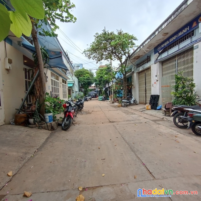 Bán nhà hẻm 8m lũy bán bích tân phú sát mt 4.1 x 17 tiện xây mới nhỉnh 5 tỷ nhỏ