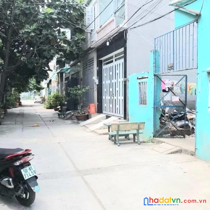 Bán nhà c4 đường tỉnh lộ 10, hẻm xe hơi 6m, 106m2 chỉ 4.35 tỷ, có 4 phòng trọ cho thuê.