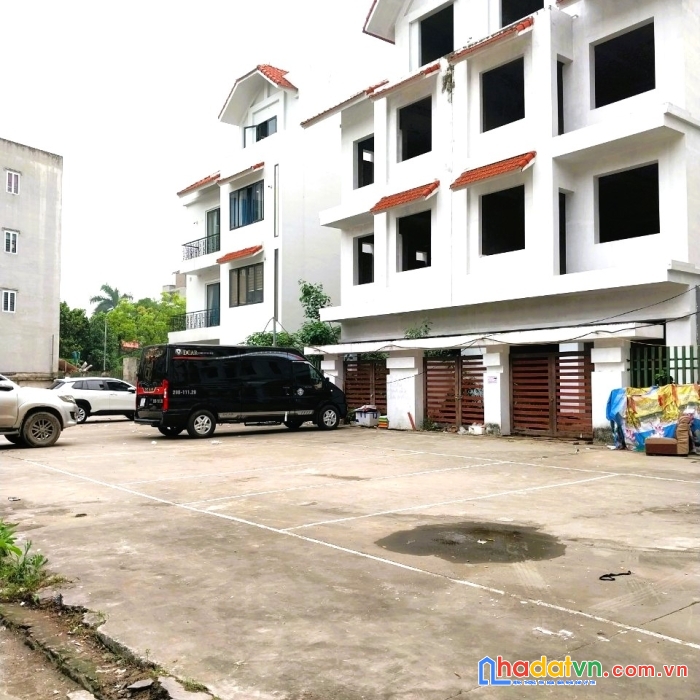 Bán biiệt thự mỹ đình 200m2, 4t, 20 tỷ, trước nhà ô tô đỗ, chủ cần bán gấp