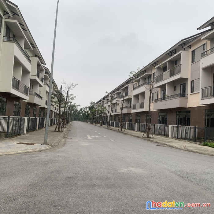 Tôi chính chủ bán gấp căn nhà phố vị trí góc đẹp khu đô thị vsip bắc ninh 0377 439313