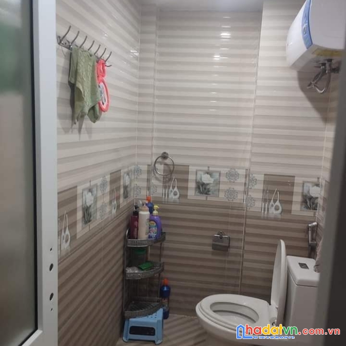 Ô tô đỗ cửa, quay đầu, nhà 3 tầng, mặt tiền 4,3m giá 2,8 tỷ có thương lượng phan trọng tuệ, cầu