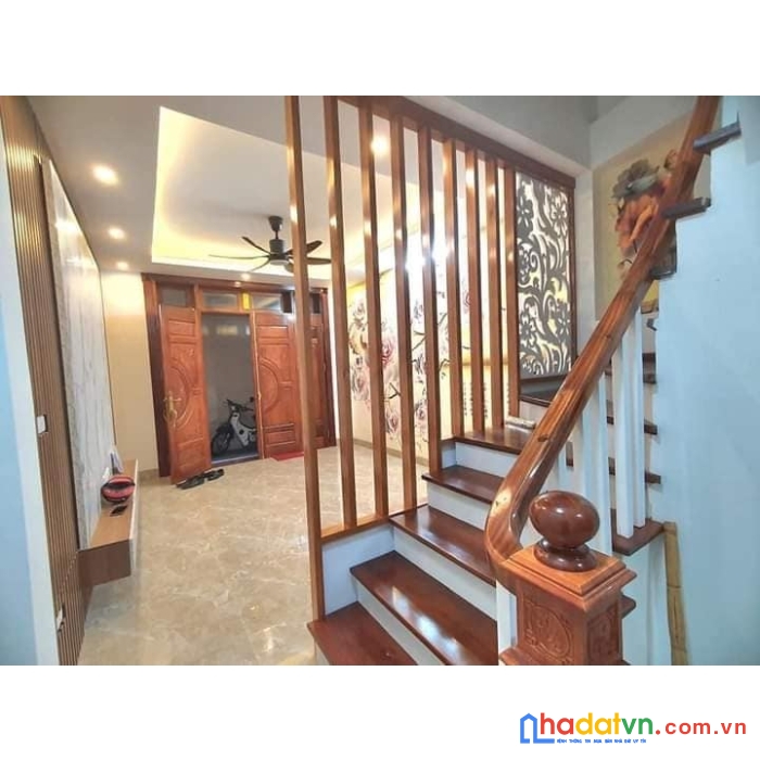 Bán nhà phố tôn đức thắng phường hàng bột quận đống đa dt:35m2 5 tầng mt:4m 3 phòng ngủ giá hơn 4