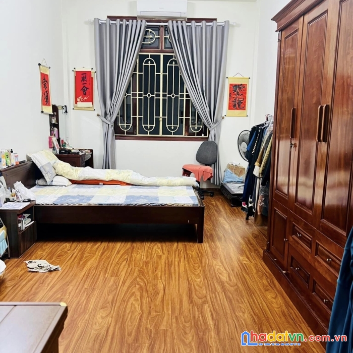 Hot !!! xem ngay nhà đội cấn ba đình tặng nội thất vip, ô tô cạnh nhà 35m2, 5 tầng chỉ 5.1 tỷ