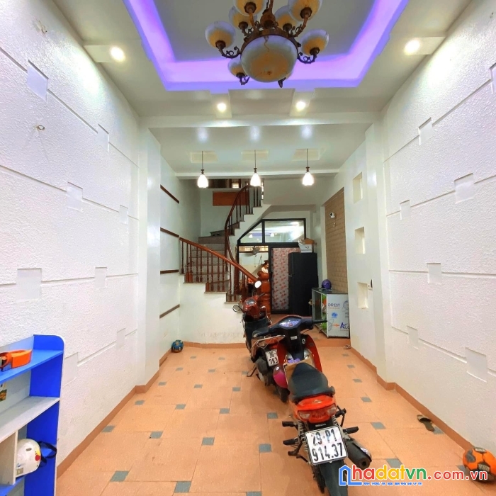 Hot !!! xem ngay nhà yên hòa cầu giấy 48m2, 5 tầng 2mặt ngõ dân xây chắc chắn, ngõ 3m, cạnh phố,
