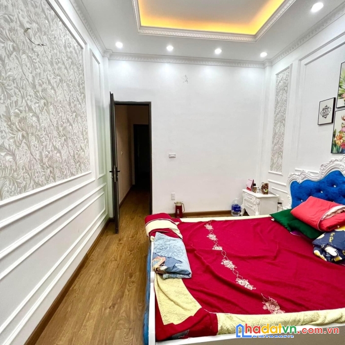 Hot !!! xem ngay nhà ở phố trần bình cầu giấy 33m2, 4 tầng tặng nội thất cực vip, lô góc, ngõ