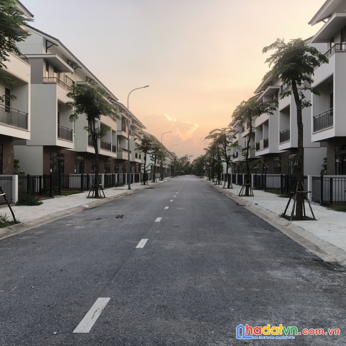 Bán căn góc 3 mặt tiền đối diện công viên đẹp nhất khu centa vsip bắc ninh