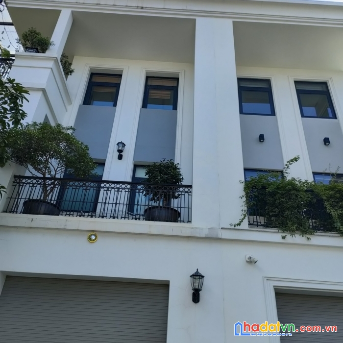 Chính chủ cần bán biệt thự mặt phố chính lô góc phố hàm nghi nam từ liêm 286m2 x 3 tầng 116 tỷ