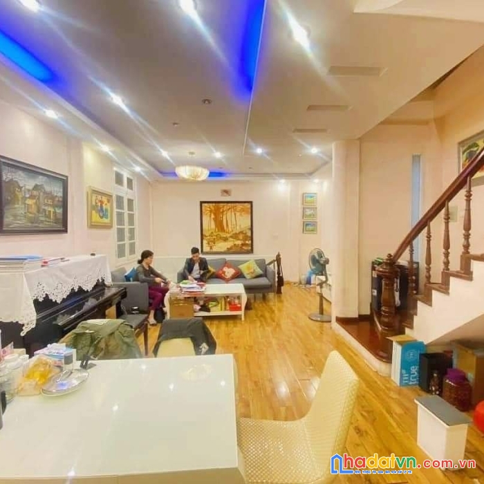 Bán nhà p. lò đúc, hbt, 75m, 5t, mt5m, ở sướng, ngõ nông, rộng 6.9 tỷ. lh: 0366051369