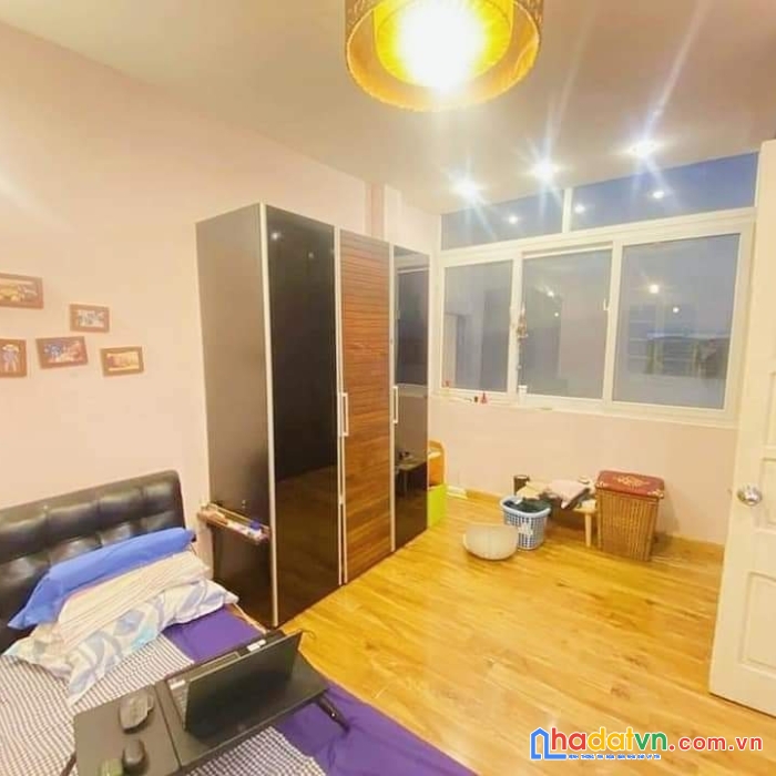 Bán nhà p. lò đúc, hbt, 75m, 5t, mt5m, ở sướng, ngõ nông, rộng 6.9 tỷ. lh: 0366051369