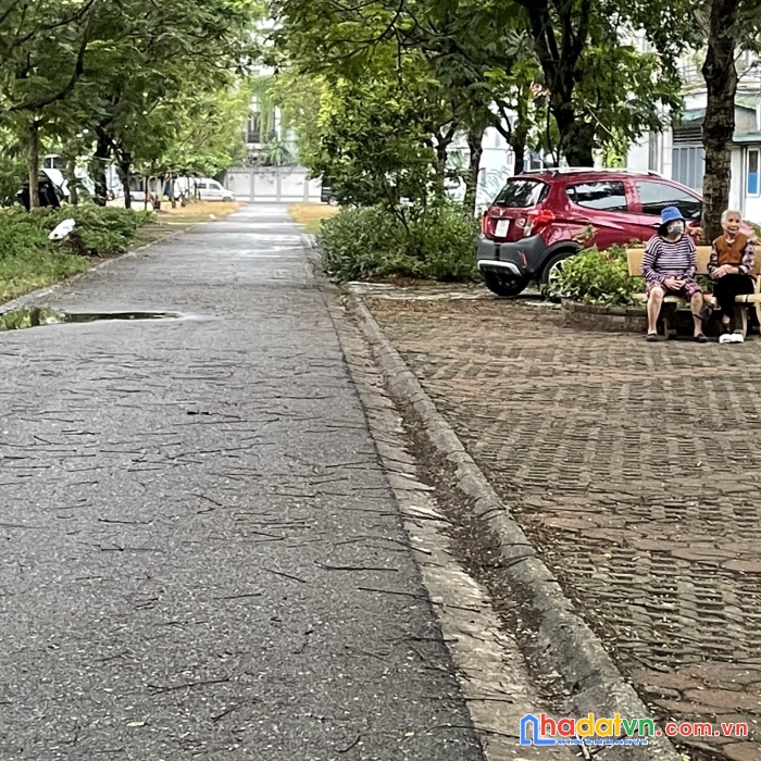 Bán nhà tái định cư thạch bàn, 2 mặt ngõ, ô tô tránh, vỉa hè, kd 68m*5t, mt5m, hơn 8 tỷ