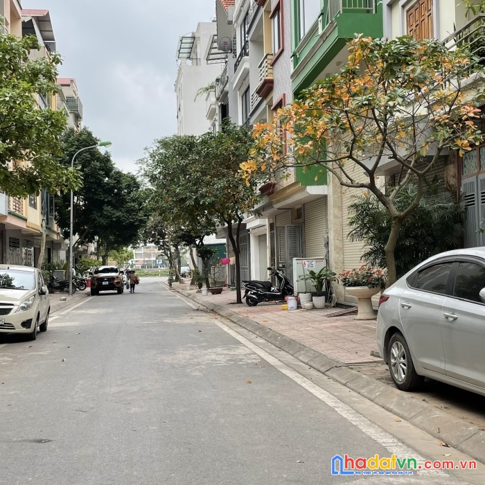 Bán nhà tái định cư x6 thạch bàn,lô góc,ôtô tránh,vỉa hè,gần hồ ben,kd 50m*5t, mt4.5m,8 tỷ dư