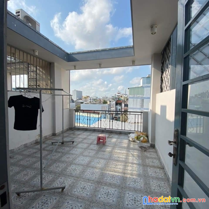 Nhà 4 tầng bề thế - hẻm trước nhà 5m - tương lai 3 bước ra lê đức thọ, gò vấp