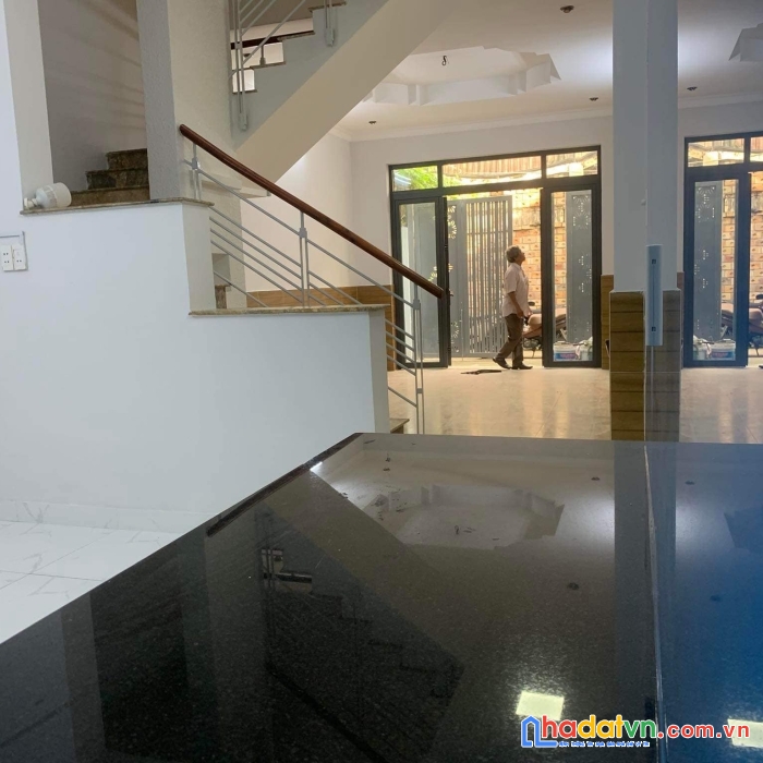 Bán nhà trương công định, tân bình, sát mặt tiền, 3 tầng , 60m2, nhỉnh 6 tỷ.