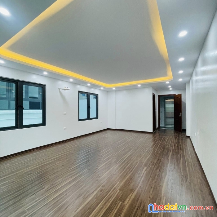 Nhà đẹp cầu giấy ở ngay, 8 tầng thang máy, 60m2 ô tô đỗ, 16 tỷ