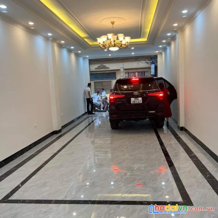 Nhà đẹp cầu giấy ở ngay, 8 tầng thang máy, 60m2 ô tô đỗ, 16 tỷ