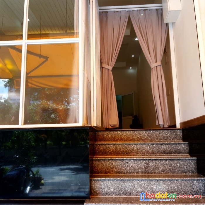 Chính chủ cần bán hoặc cho thuê căn nhà đẹp vị trí tại quận 1 , tp hcm