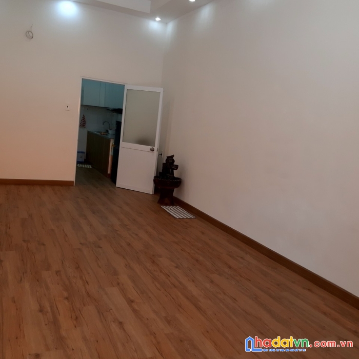 Chính chủ cần bán hoặc cho thuê căn nhà đẹp vị trí tại quận 1 , tp hcm