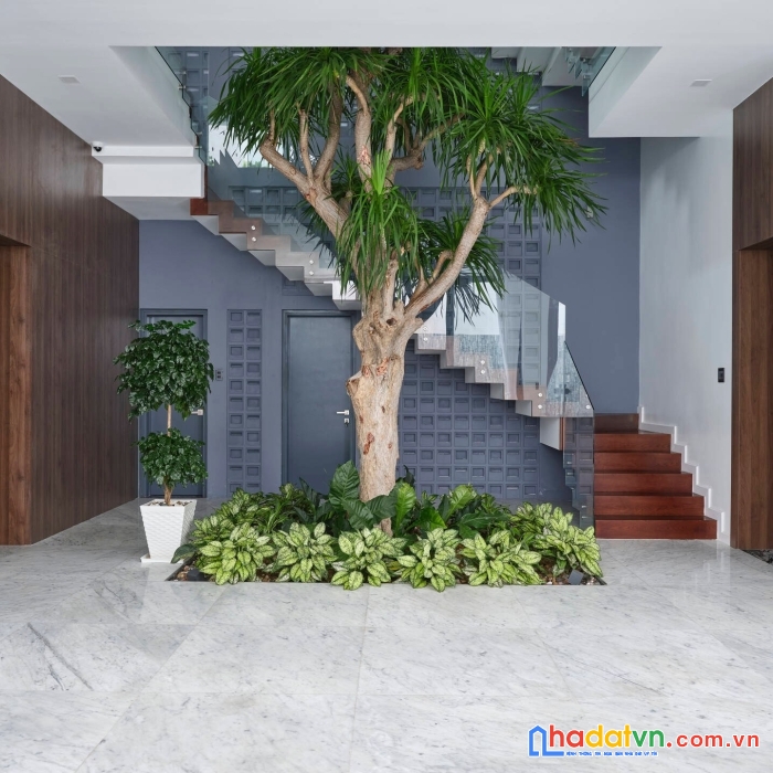 Bán tòa nhà 2 mặt tiền đường bạch đằng 1 hầm 7 tầng giá nhợp 43 tỷ