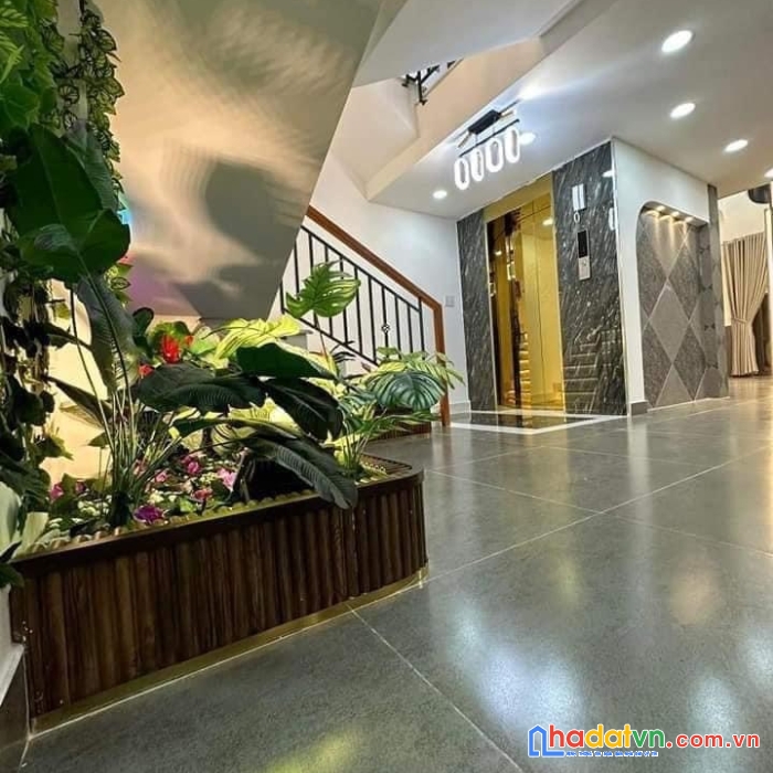 Bán tòa nhà 2 mặt tiền đường bạch đằng 1 hầm 7 tầng giá ngợp 43 tỷ