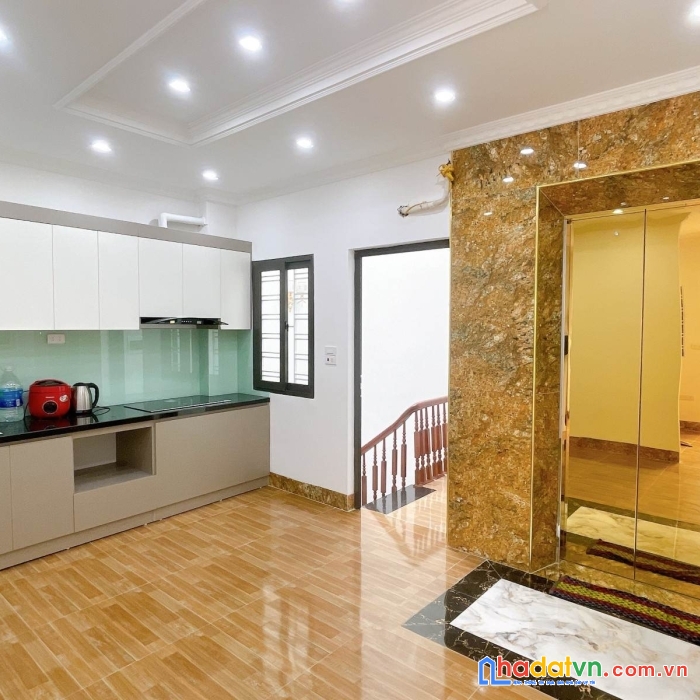 Bán nhà ngõ 279 đội cấn. 45m2 6 tầng. mt4.6m. cách ô tô 30m. ngõ thông. kinh doanh. thang máy. 8.7