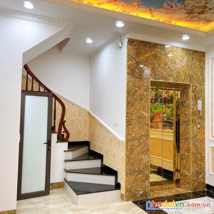 Bán nhà ngõ 279 đội cấn. 45m2 6 tầng. mt4.6m. cách ô tô 30m. ngõ thông. kinh doanh. thang máy. 8.7