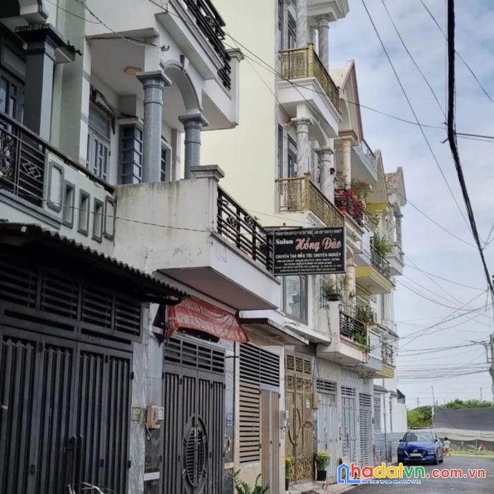 Nhà khu phân lô- hiệp thành- quận 12- hẻm xe hơi vi vu - chỉ nhỉnh 4ty.