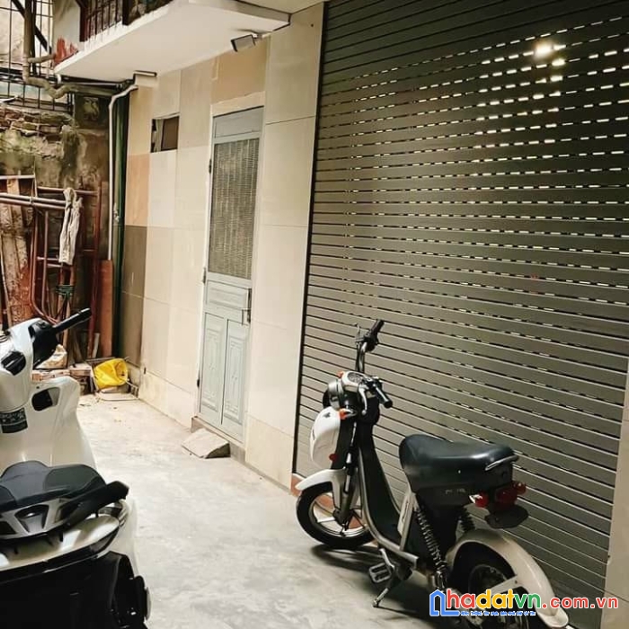Bán nhà phố cát linh 30m2 5 tầng mt:6 m giá: 3.05 tỷ quận đống đa - 2 mặt thoáng - 4 phòng ngủ