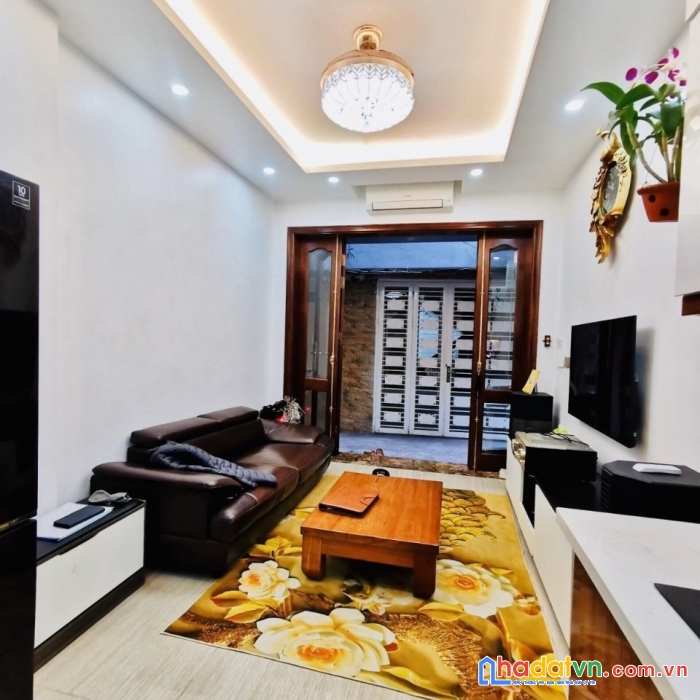 Bán hoa hậu ngọc hồi 41m2, o to, ở sướng, 2 tỷ 2.