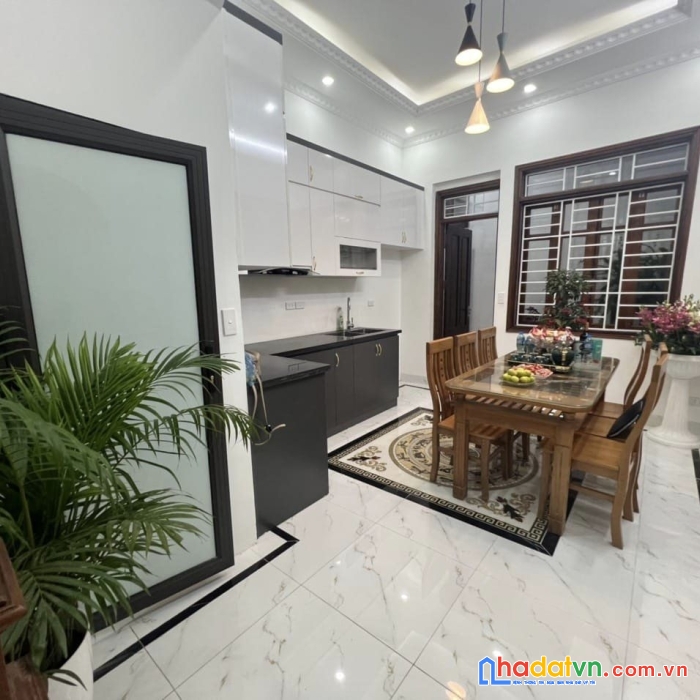 Hiếm !!! xem ngay nhà đẹp ô tô ở cầu giấy 58m2, 5 tầng, 8.79 tỷ ngõ thông thoáng, nhà hiện đại ở