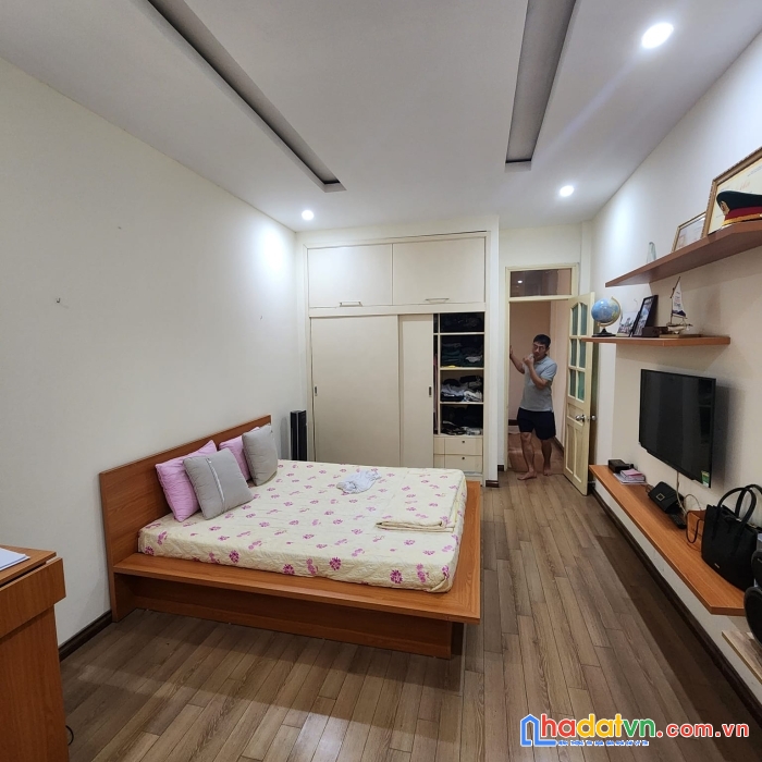 Hiếm !!! xem ngay  nhà riêng đội cấn ba đình nhà 4 tầng 45m2, 5 tầng ngõ thông thoáng chỉ 6.2 tỷ