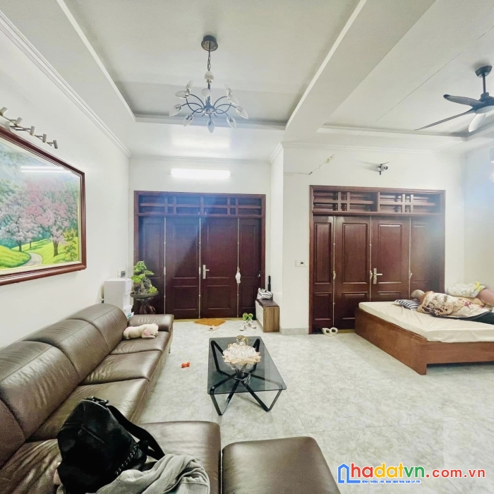 Bán nhà mặt phố võ chí công - tây hồ. kinh doanh sầm uất. dt 80m2. mt 6m. giá 36 tỷ