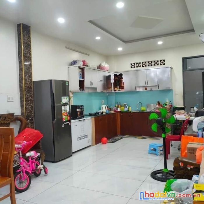Chính chủ bán nhà 2 tầng đường chiến lược, hẻm ô tô, 74m2 chỉ 5.5 tỷ