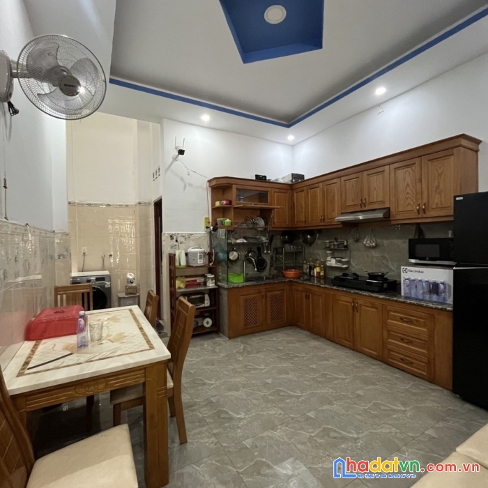 Bán nhà  mặt tiền đht 17-q12- 3 tầng-60m2-nhỉnh 4 tỷ tl