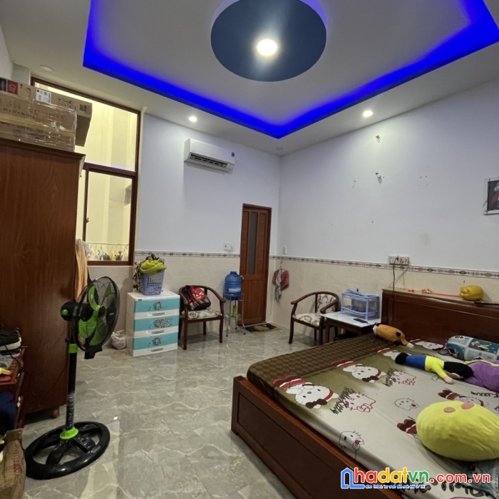 Bán nhà  mặt tiền đht 17-q12- 3 tầng-60m2-nhỉnh 4 tỷ tl