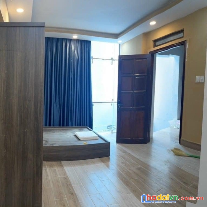 Nhà hxh đậu cửa, gần mt cao thắng, p12, q10, tn 35 tr/tháng, 10pn, ngang 6.6*17m, 17.4 tỷ