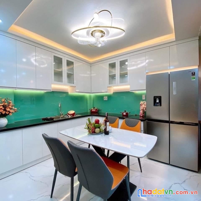 Bán nhà chia ts, hxh thông, khu vip bàn cờ q3, 4 tầng, ngang rộng rãi, 8pn, 75m2, 12.9 tỷ