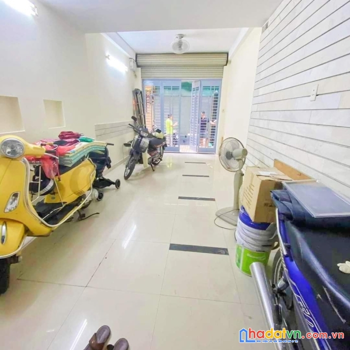 Bán nhà ngõ 16 phố hoàng cầu, ô tô, dt35m2 x 5 tầng chỉ 6,5 tỷ. 0338080356