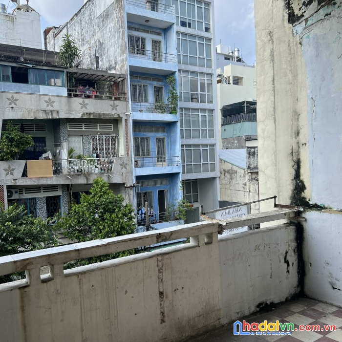 Giá lại siêu hời dt lại khủng. bán gấp chung cư đường bạch vân, p5, quận 5