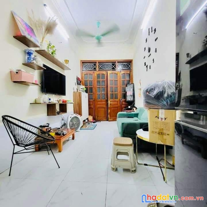 Hiếm, sổ đỏ riêng biệt, đường nguyễn đức cảnh, quận hoàng mai, 26m2, 3 tầng, 1,8 tỷ