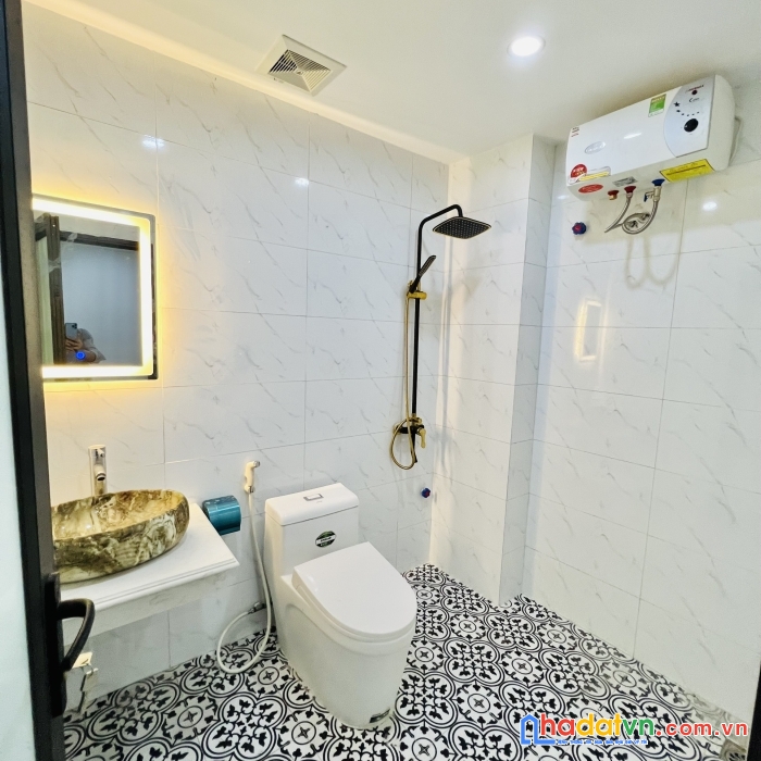 Nhà 5 tầng thạch bàn chỉ 3.05 tỷ, lh 0977790353