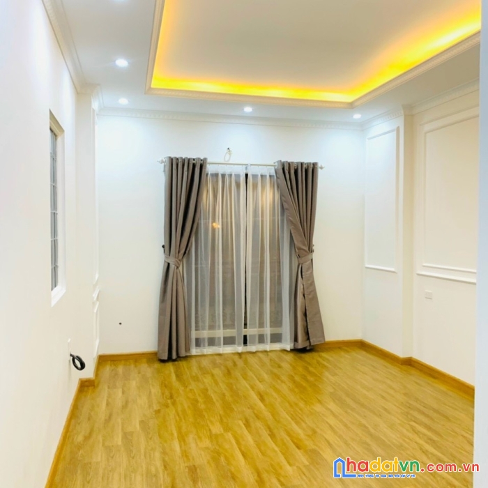 Nhà 5 tầng thạch bàn chỉ 3.05 tỷ, lh 0977790353