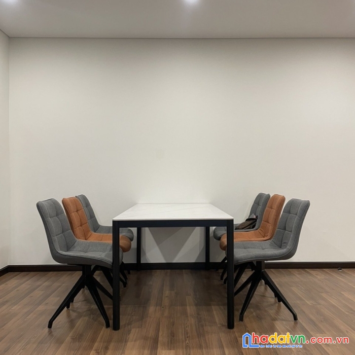 Cho thuê dự án mipec xuân thủy 110m2 full đồ 21tr lh 0394392185