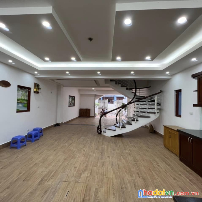 Bán biệt thự để 2 ô tô tại ngõ 192 lê trọng tấn