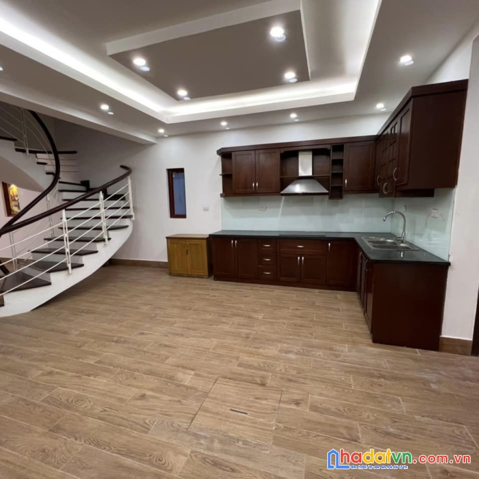 Bán biệt thự để 2 ô tô tại ngõ 192 lê trọng tấn