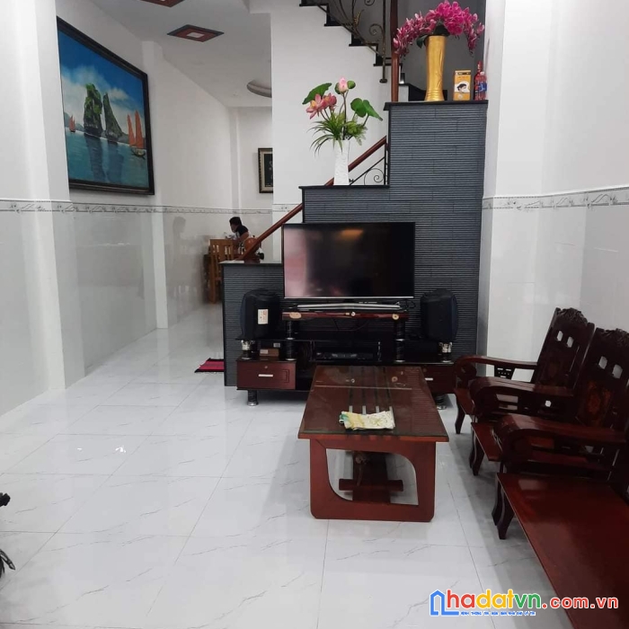 Bán nhà 3 tầng mới đẹp ngay đường số 4 khu nam hùng vương- bình tân
