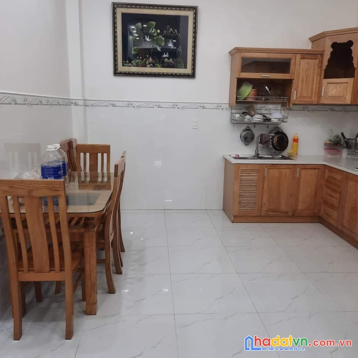 Bán nhà 3 tầng mới đẹp ngay đường số 4 khu nam hùng vương- bình tân