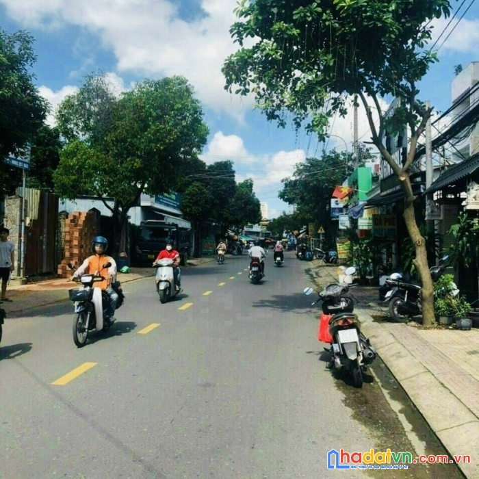 Ngộp gấp lắm rồi: mặt tiền đường 22 plb,q9 gpxd chdv cho thuê